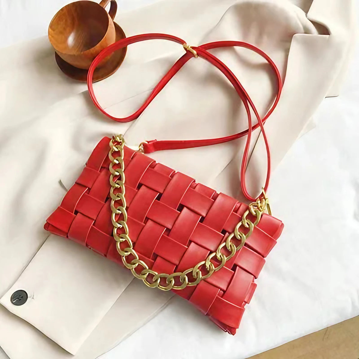 Petit sac pochette allongée femme en similicuir, 25 x 13 cm, rouge
