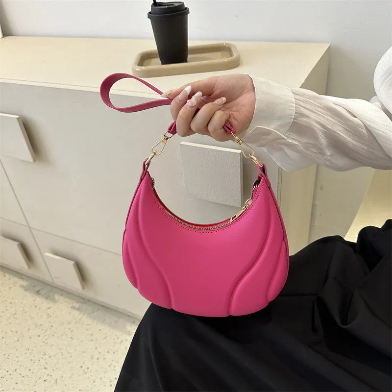 Petit sac à main demi-lune femme, rose fuchsia, anse amovible