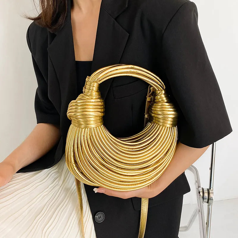 Petit sac doré femme en demi-lune, lanières tressées, doré