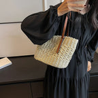 Petit sac en paille tressée femme, fermeture zip, 20 x 17 cm