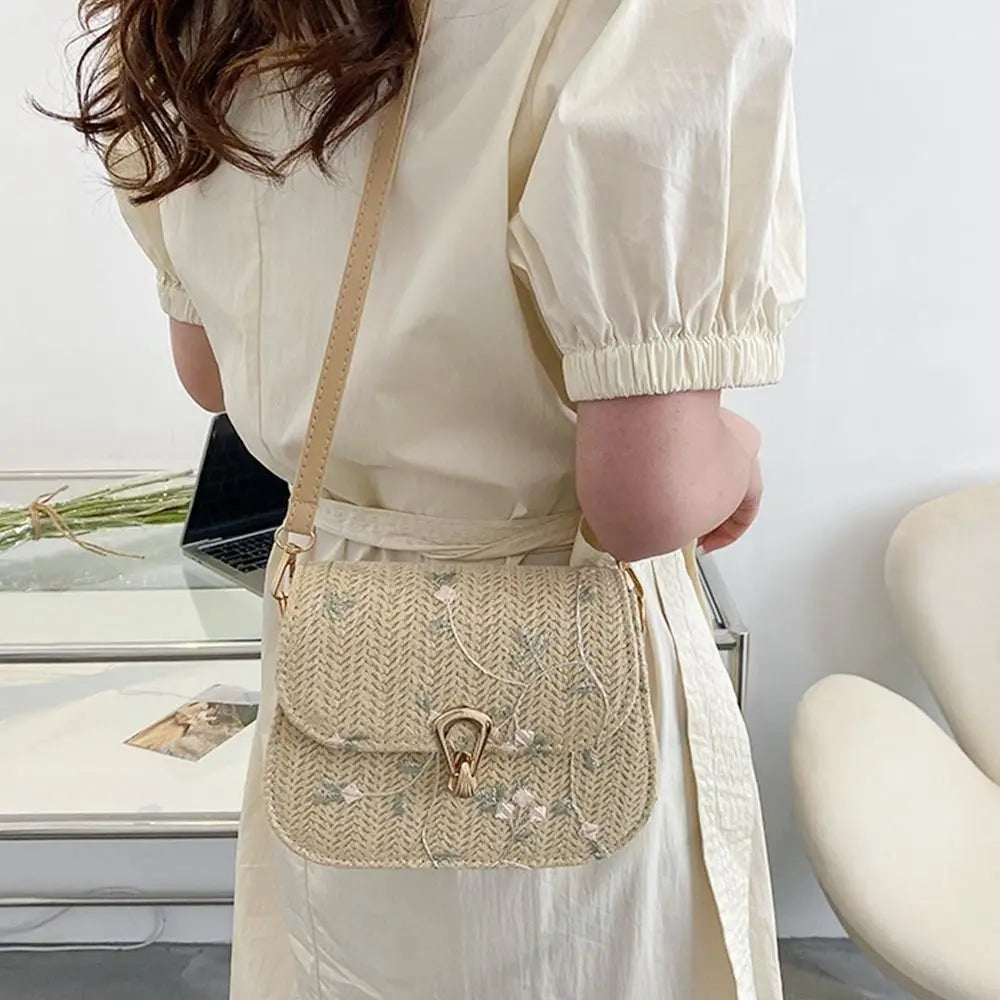 Sac en paille brodé de fleurs femme, rabat, bandoulière amovible