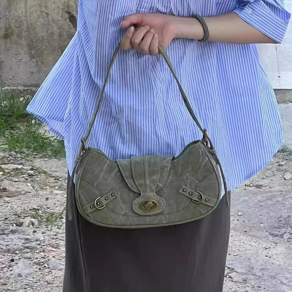Petit sac à main en toile verte effet denim, lanière à rabat