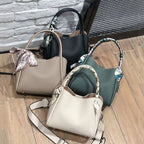Petit sac à main femme en cuir grainé, 21 x 19 cm, bandoulière