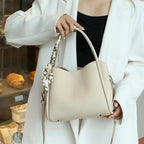 Petit sac à main femme en cuir grainé, 21 x 19 cm, bandoulière, blanc