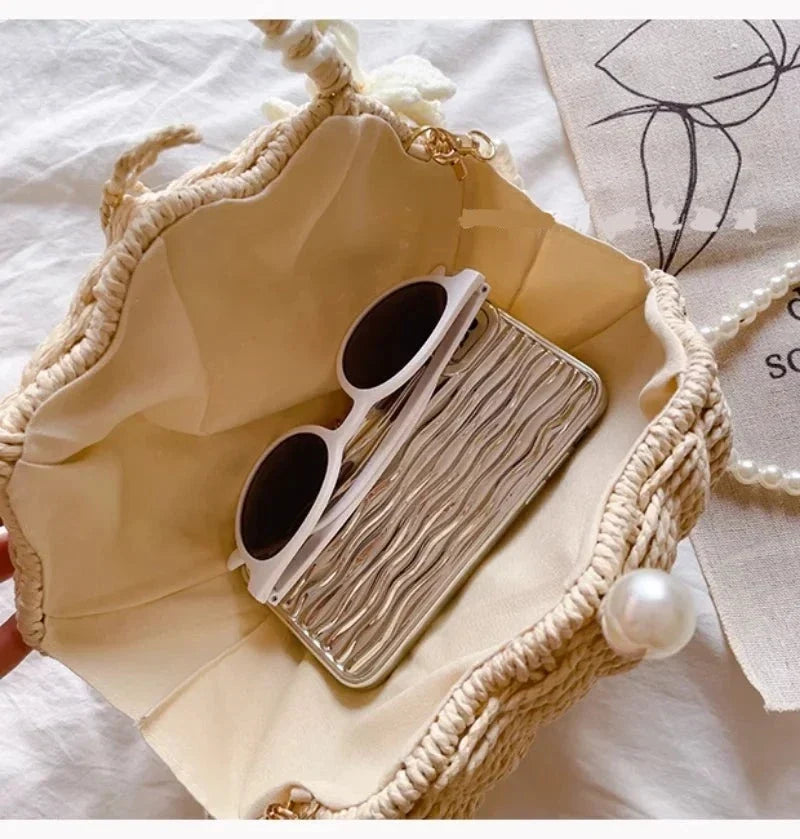 Sac à main femme en paille forme coquillage, chaîne dorée