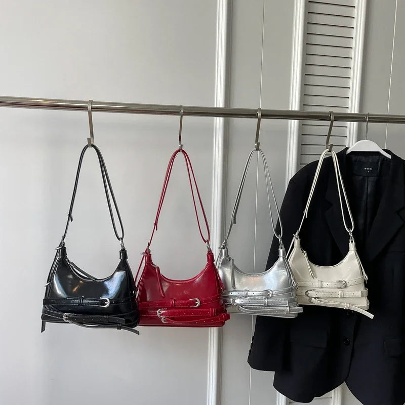 Petit sac trapèze femme en similicuir lisse, style rock