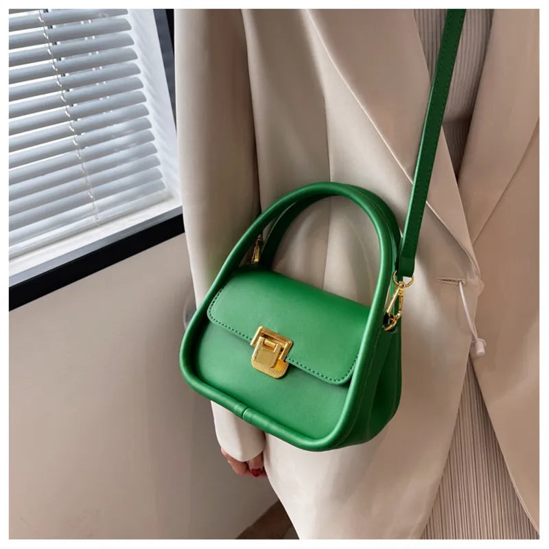 Petit sac à main femme vert, format compact
