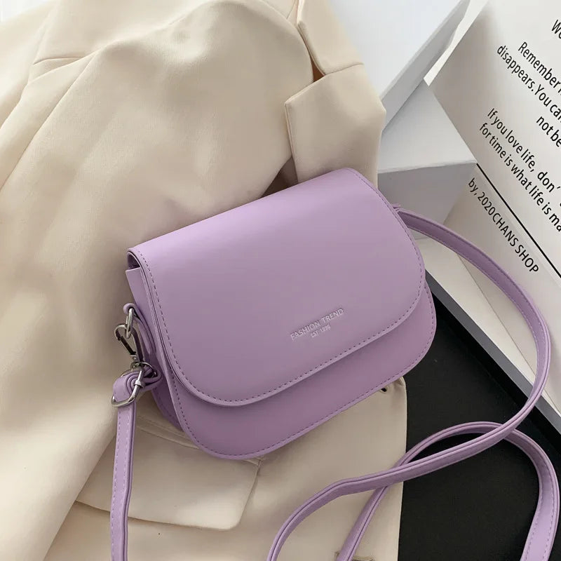 Petit sac bandoulière fille et femme à rabat, similicuir, 17 x 13 cm, lilas