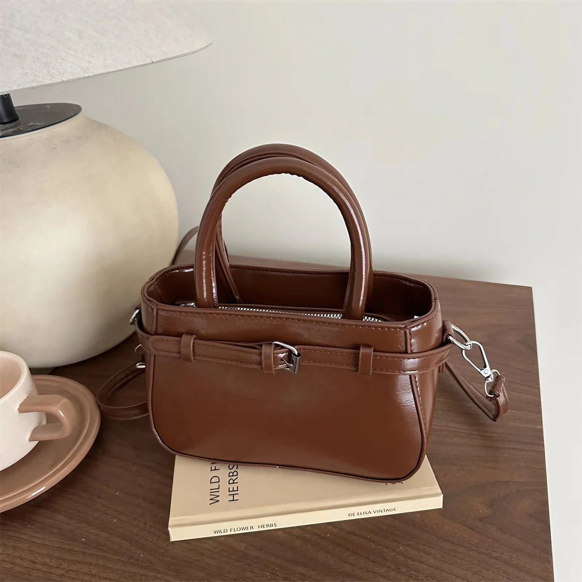 Petit sac à main carré femme, anse courte et sangle longue