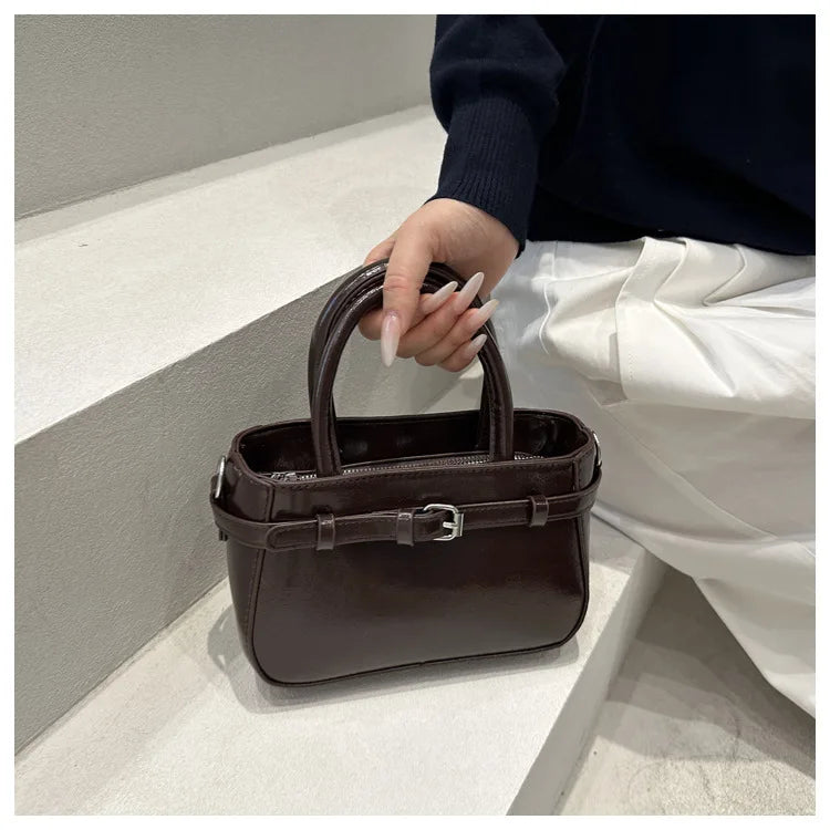 Petit sac à main carré femme, anse courte et sangle longue