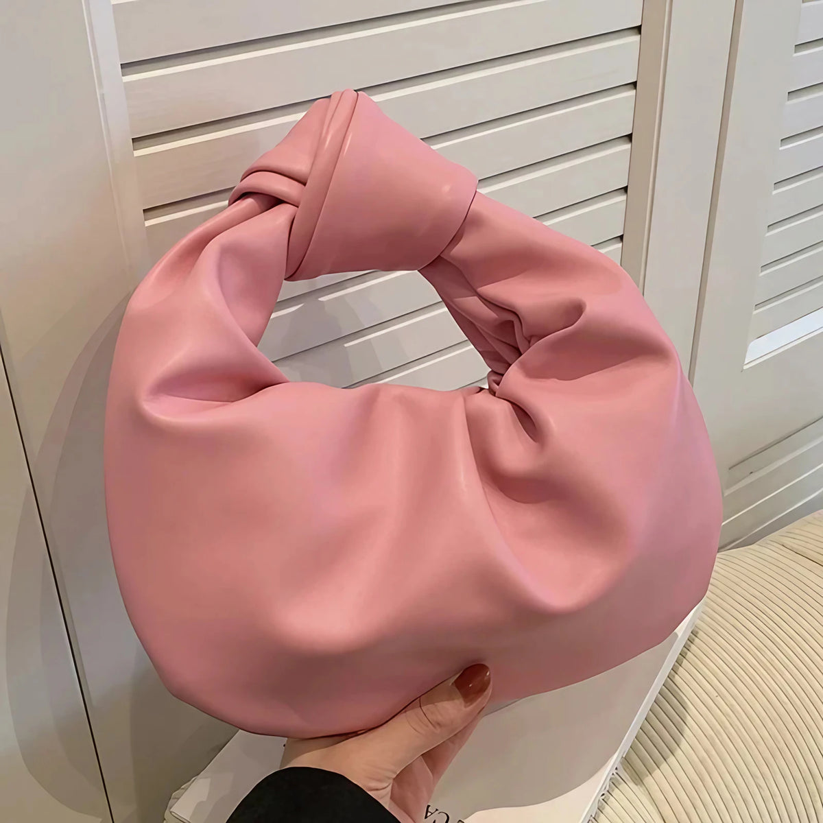 Petit sac à main femme arrondi, anse à gros nœud, en similicuir, rose