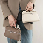 Pochette bandoulière femme en similicuir grainé, dix coloris