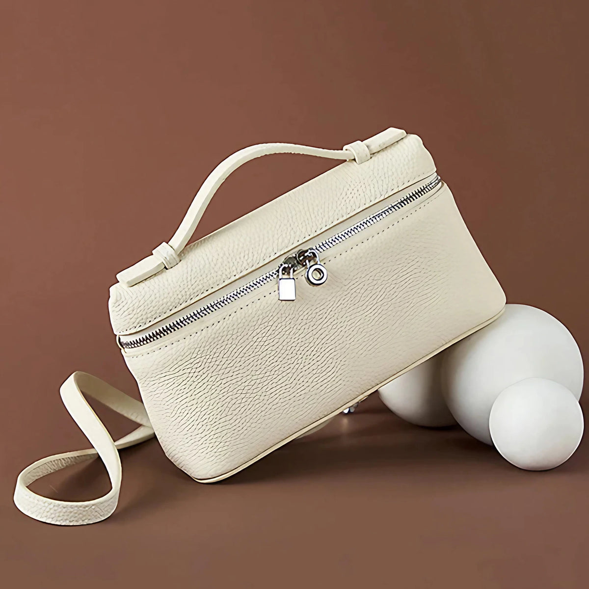 Pochette bandoulière femme en similicuir grainé, dix coloris, ivoire
