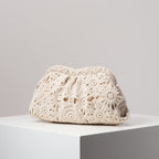 Pochette bohème au crochet, coloris écru, fermoir à clips