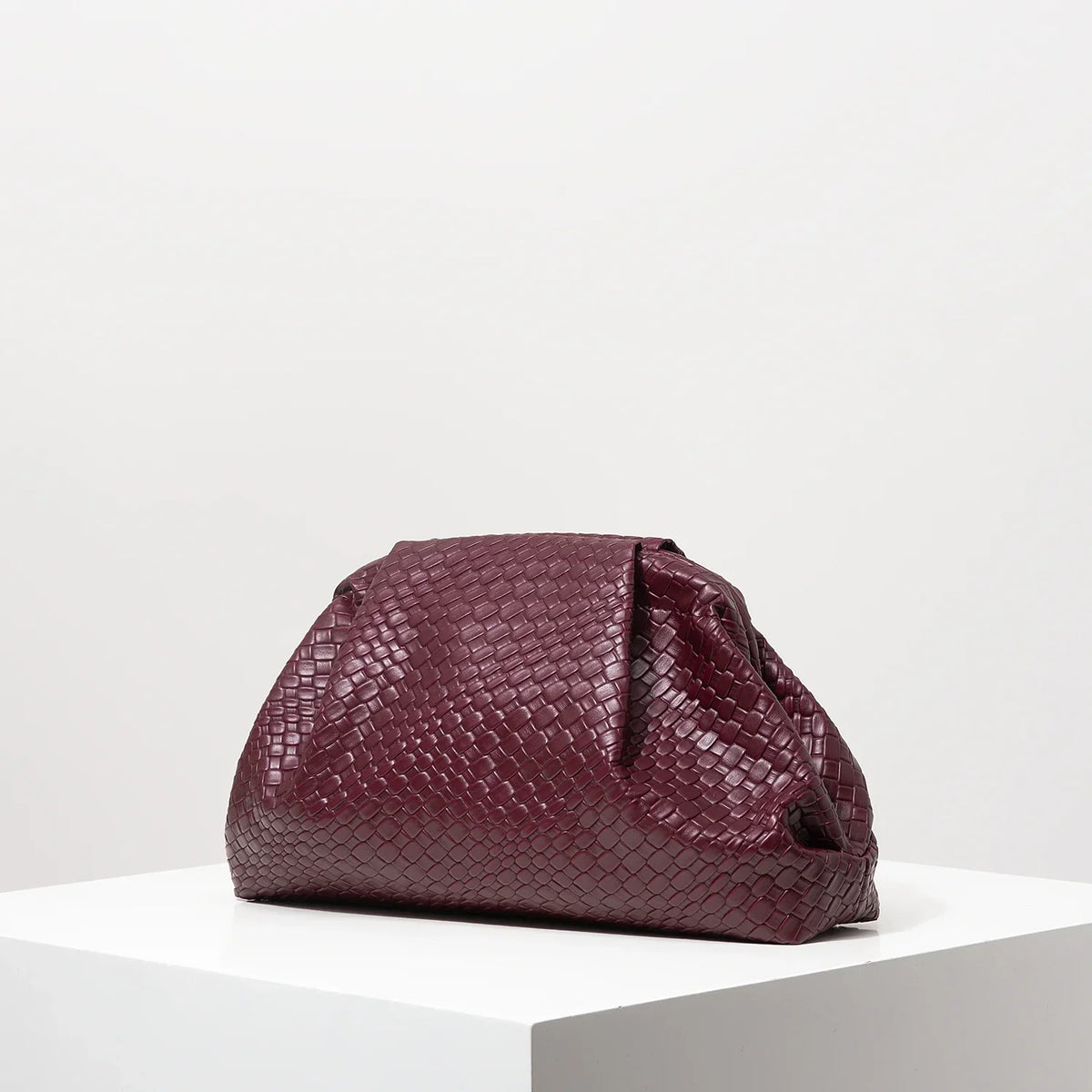 Pochette bordeaux femme en similicuir tressé, finition mate
