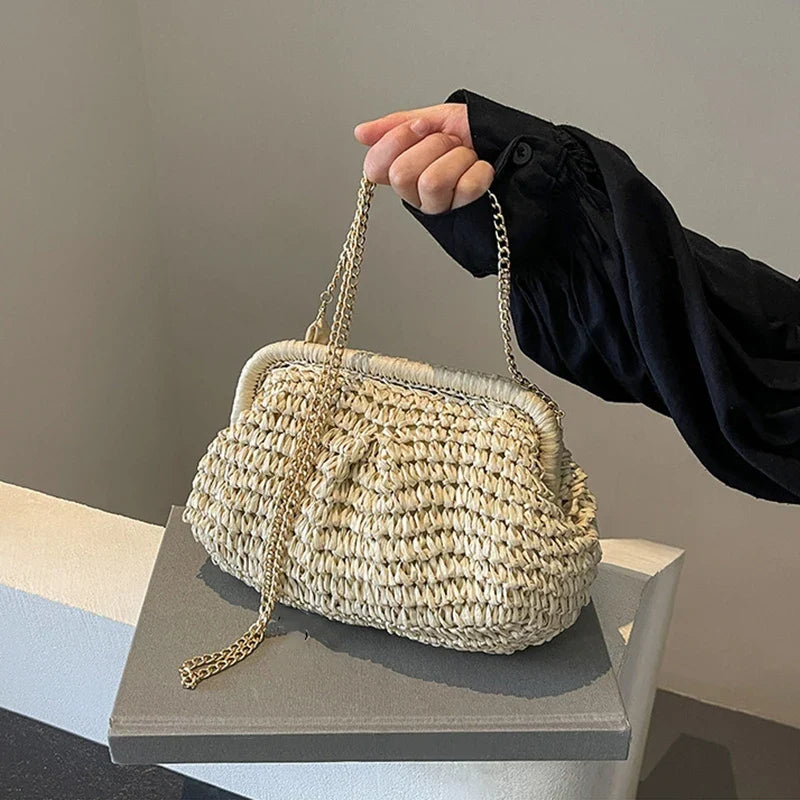 Pochette en paille femme avec chaîne dorée, quatre coloris
