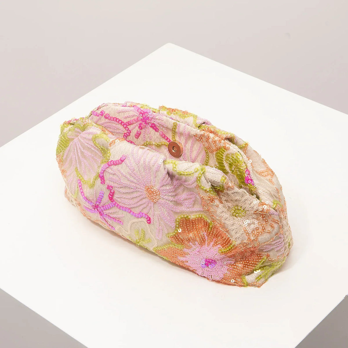 Pochette de soirée à sequins et fleurs brodées, velours