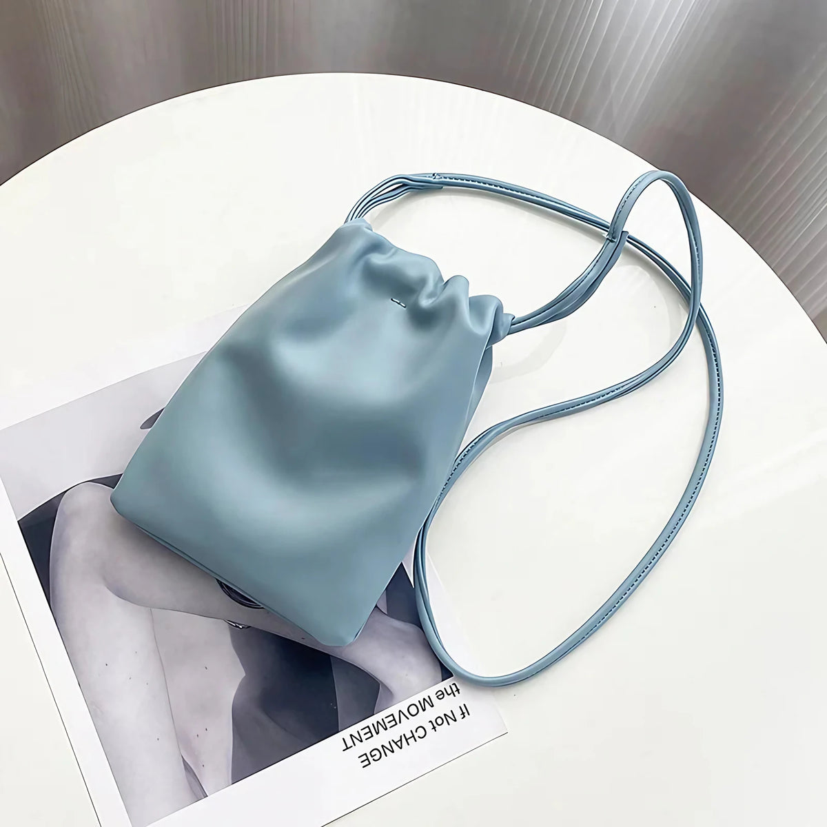 Pochette téléphone bandoulière femme à cordon, sept coloris, bleu
