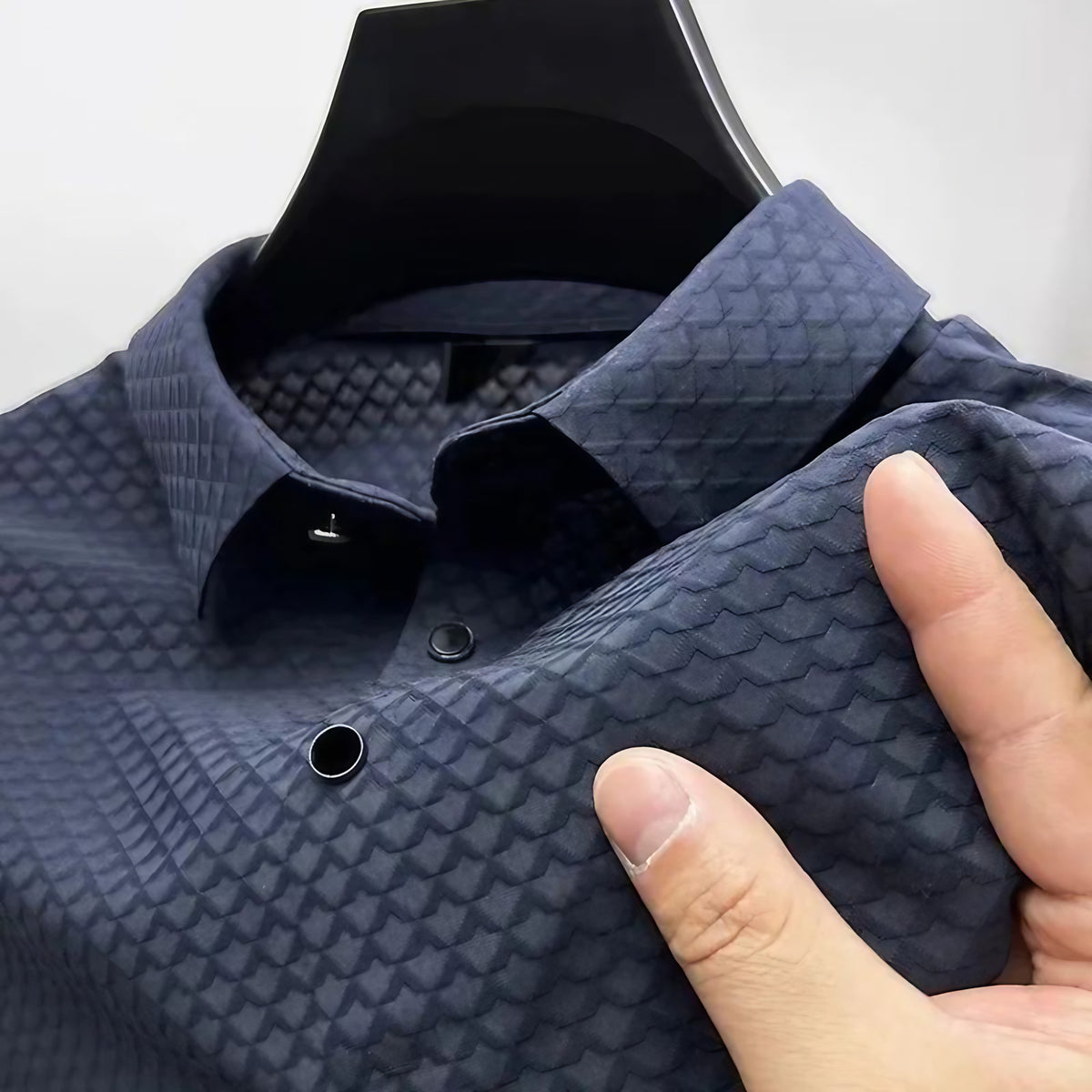 Polo homme d'été coupe ajustée, manches courtes, quatre coloris, bleu marine