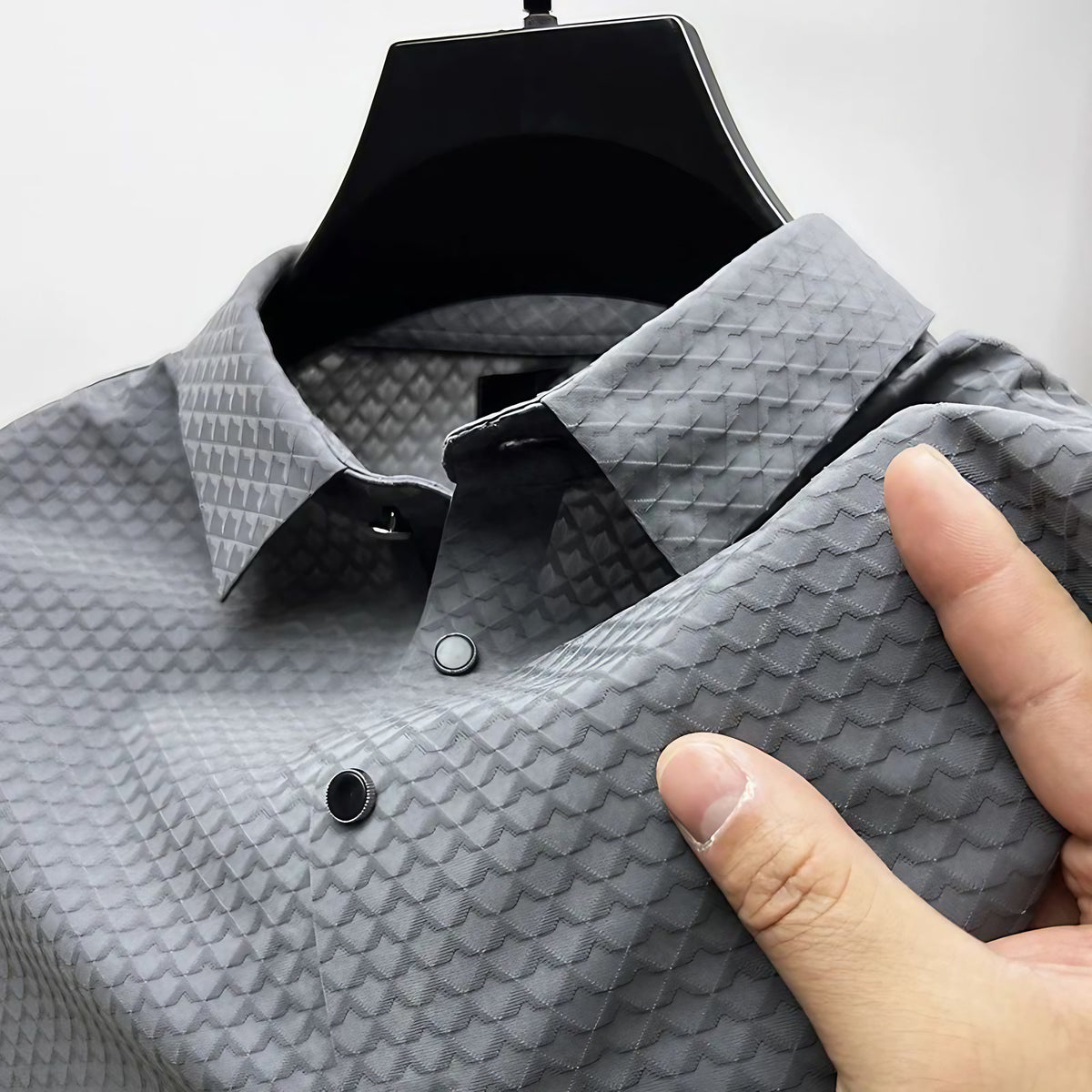 Polo homme d'été coupe ajustée, manches courtes, quatre coloris, gris