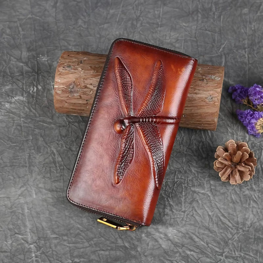 Porte-monnaie et cartes femme à libellule gravée, poche téléphone, marron