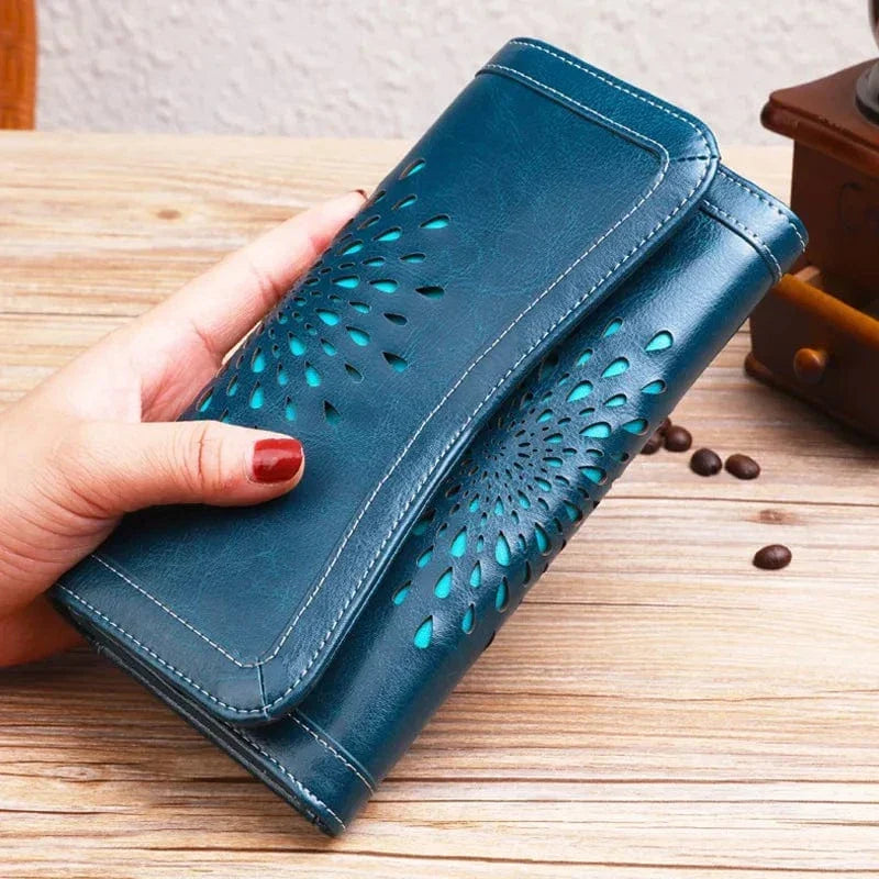 Portefeuille femme en cuir souple, fleur gravée, six coloris, bleu