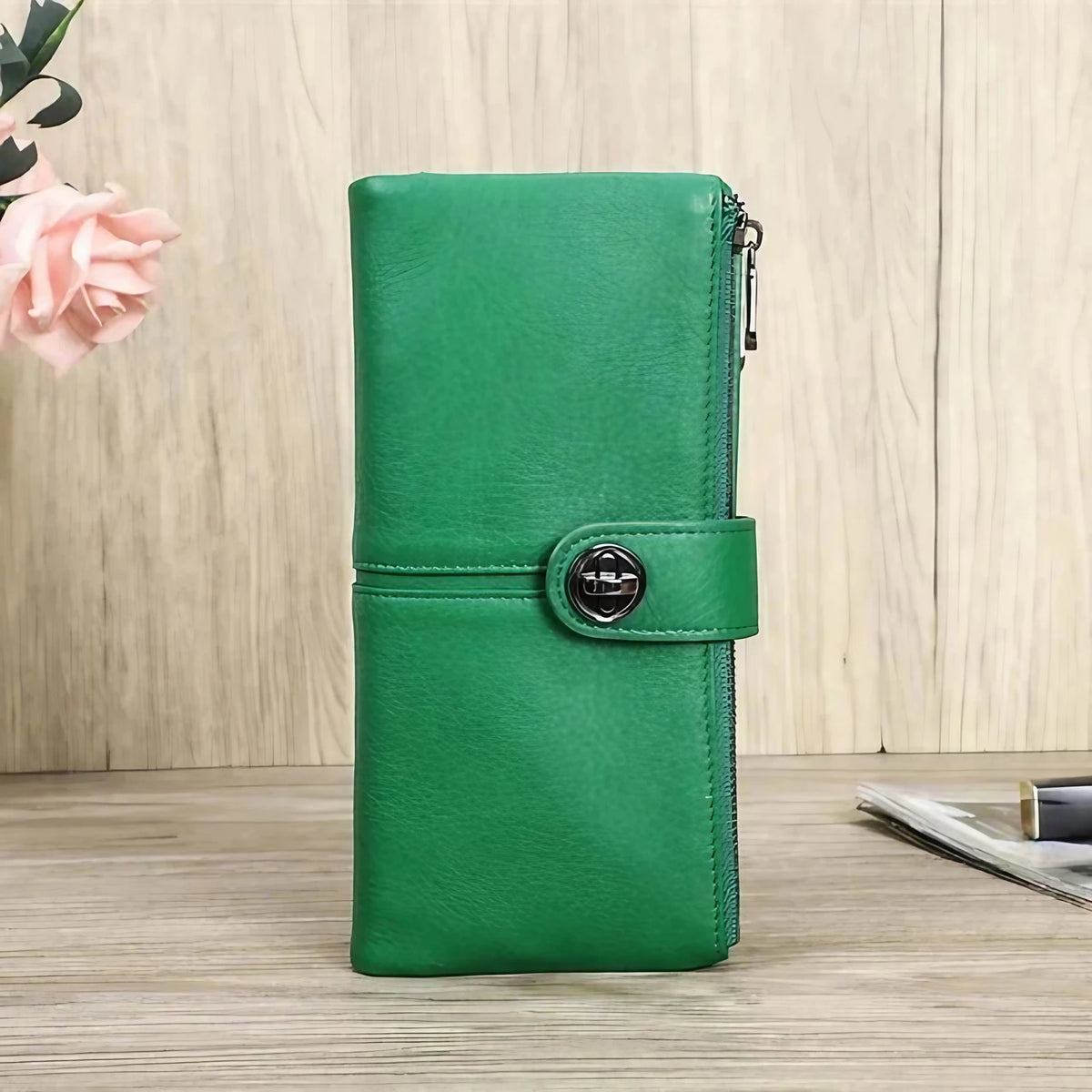 Portefeuille long femme zippé avec fente pour traceur, cinq coloris, vert