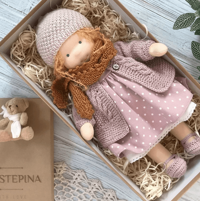 Poupée en tissu style Waldorf pour enfant, dès 3 ans, sept coloris, pourpre