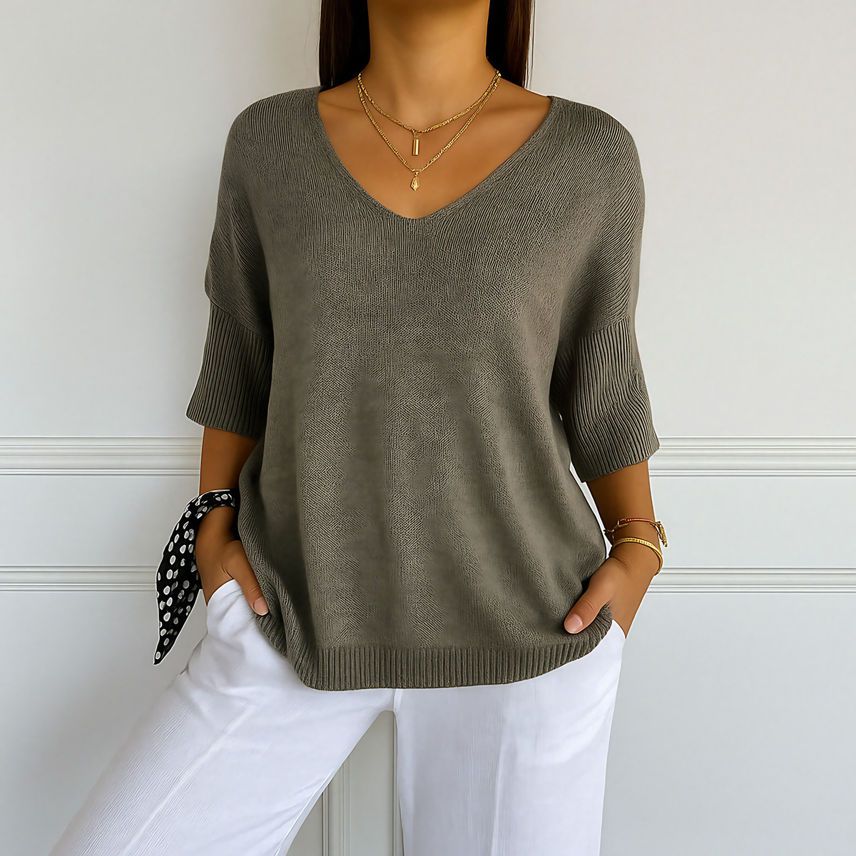 Pull col V femme en maille fine, manches 3/4, onze coloris, gris foncé