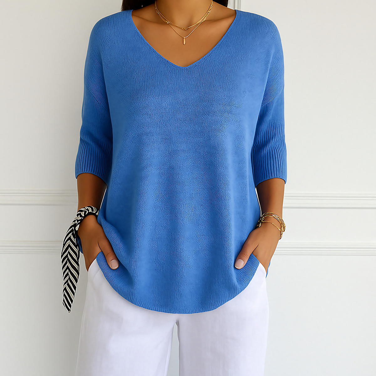 Pull col V femme en maille fine, manches 3/4, onze coloris, bleu