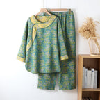 Pyjama femme en gaze de coton fleurie, chemise à boutons et pantalon, vert