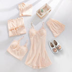 Pyjama satiné femme cinq pièces à dentelle, avec robe de chambre, champagne