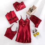Pyjama satiné femme cinq pièces à dentelle, avec robe de chambre, rouge