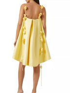 Robe courte trapèze jaune à bretelles roses en relief, jaune