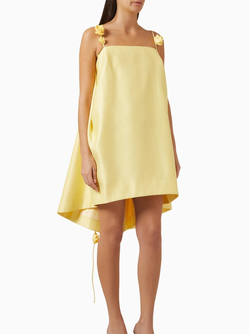 Robe courte trapèze jaune à bretelles roses en relief