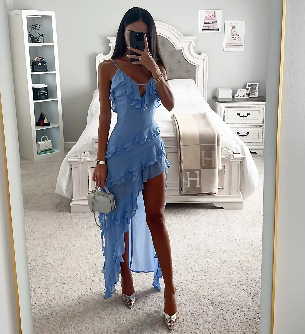 Robe asymétrique à volants et fente latérale, bleue