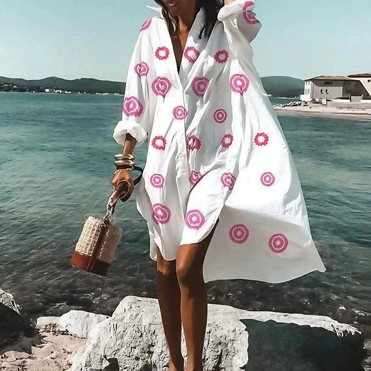 Robe chemise blanche fluide, manches longues, imprimés au choix, violet et blanc