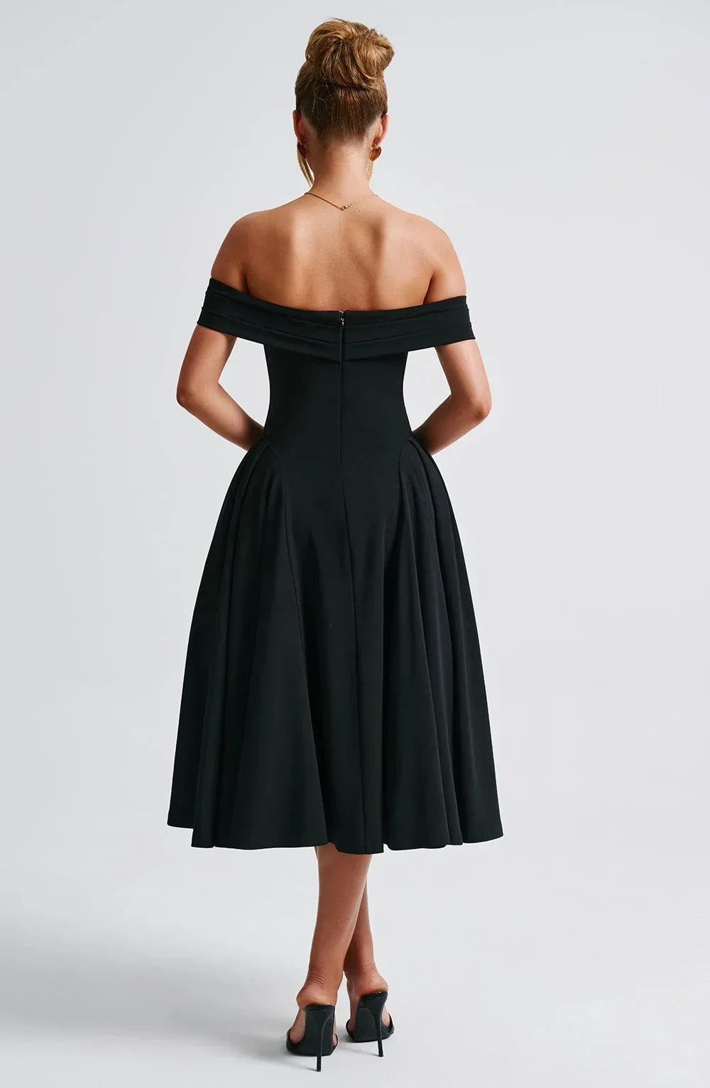 Robe de cocktail midi femme, col bardot et jupe évasée