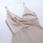 Robe longue de soirée à décolleté croisé et fente latérale