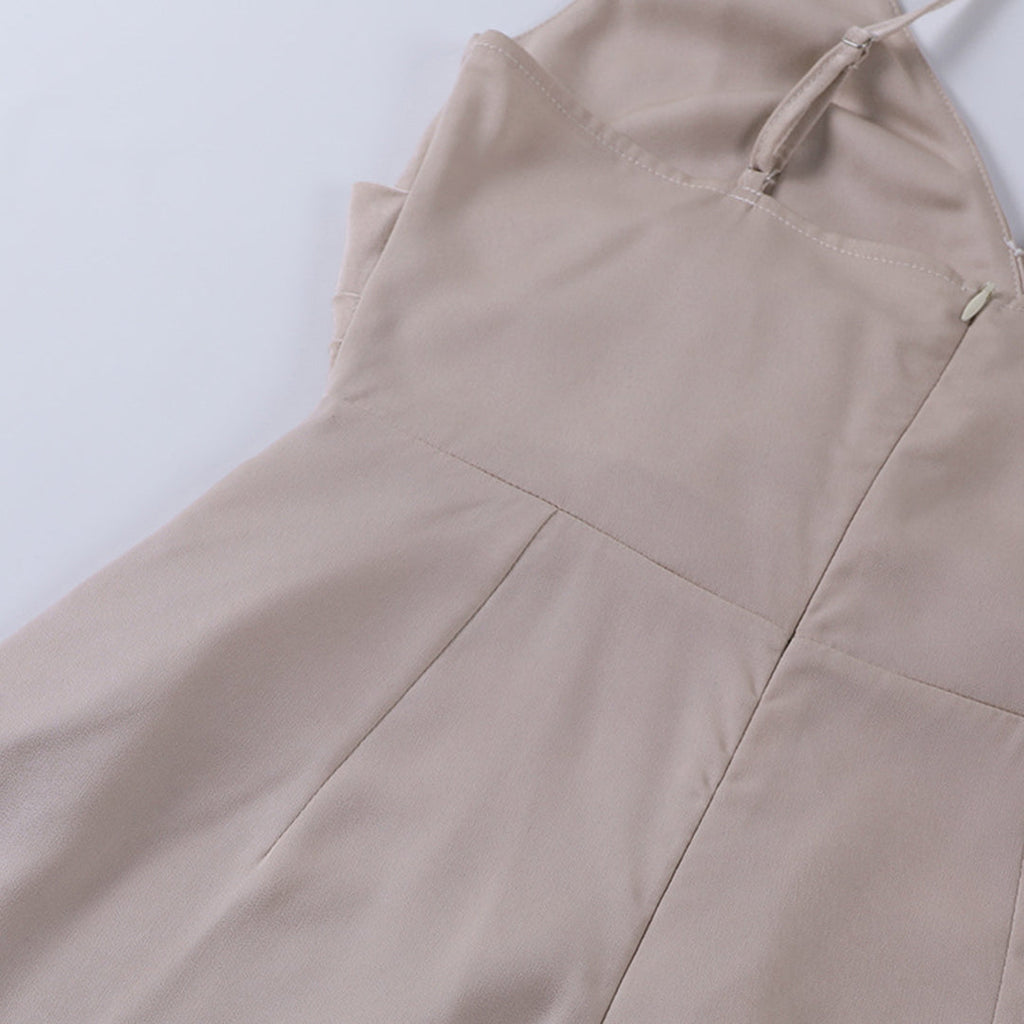 Robe longue de soirée à décolleté croisé et fente latérale