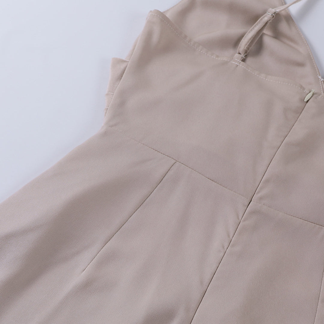 Robe longue de soirée à décolleté croisé et fente latérale