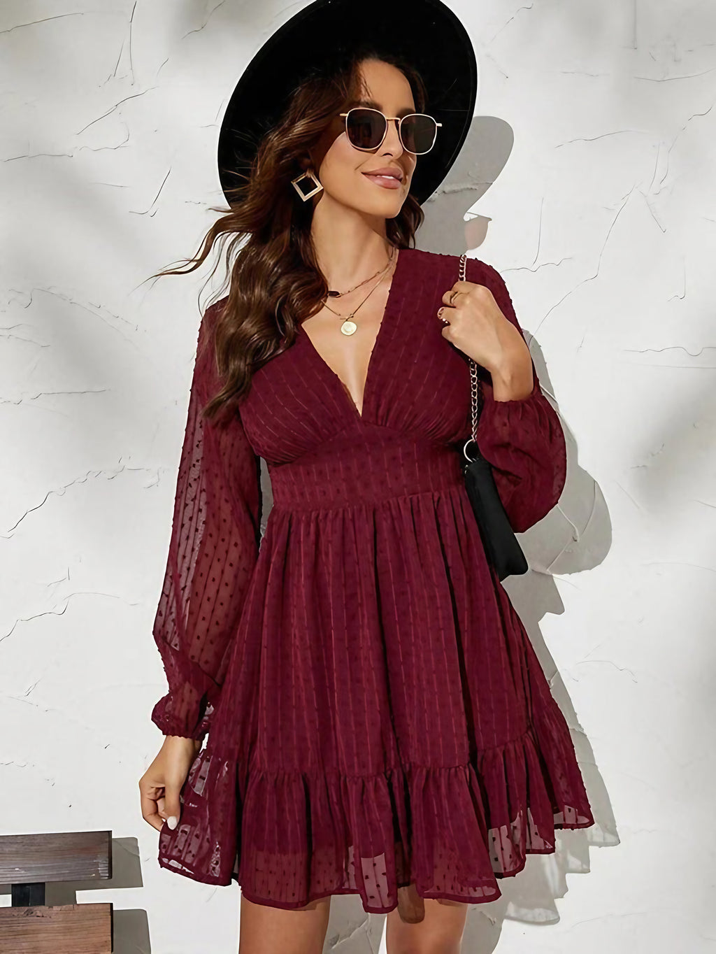 Robe à pois femme évasée, manches longues voilées, rouge