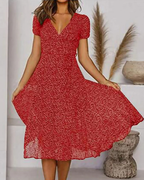 Robe longue en mousseline fleurie, col V, coupe ample et fluide, rouge