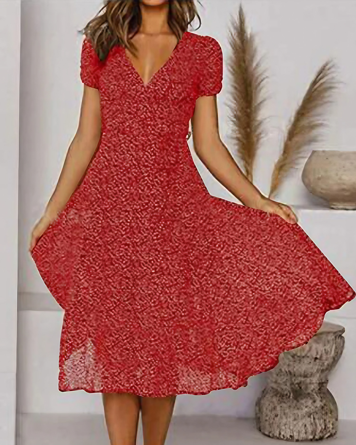 Robe longue en mousseline fleurie, col V, coupe ample et fluide, rouge