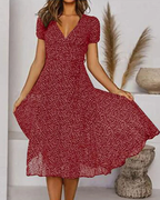 Robe longue en mousseline fleurie, col V, coupe ample et fluide, rouge vin