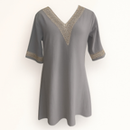 Robe femme col V bordé de dentelle, manches 3/4, gris