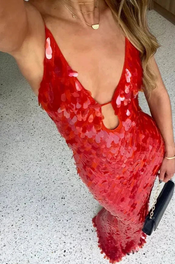 Robe longue à paillettes rouge, dos nu, coupe ajustée