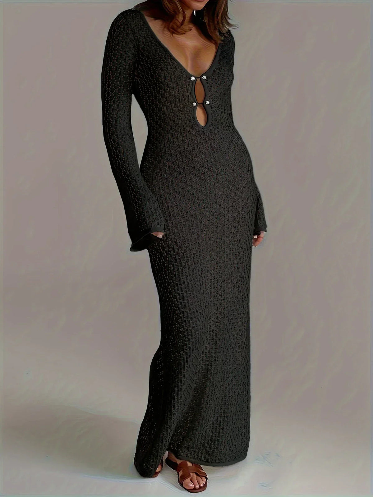 Robe longue en crochet bohème, col V, manches évasées, noir