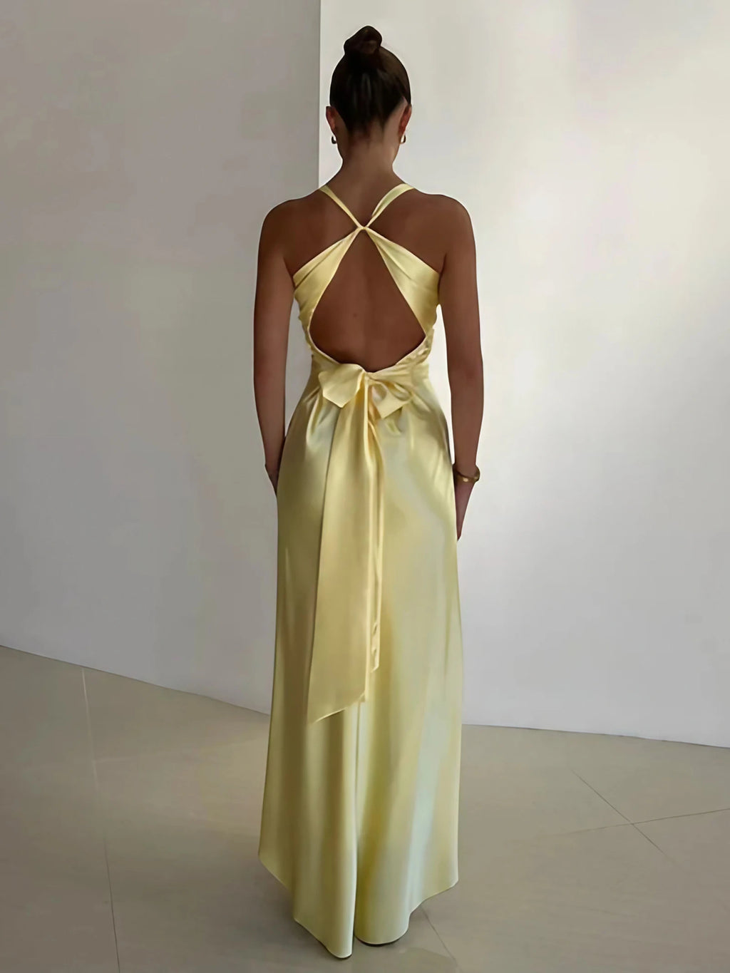 Robe longue jaune col V sans manches, coupe évasée, jaune