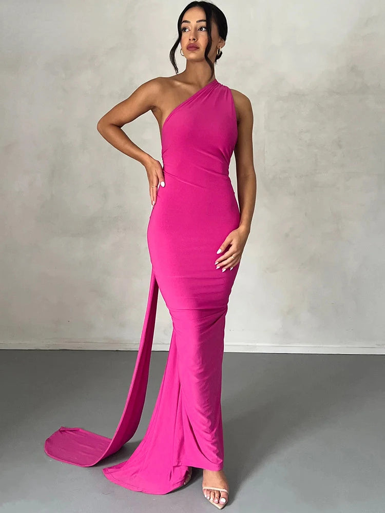 Robe longue asymétrique une épaule, coupe moulante